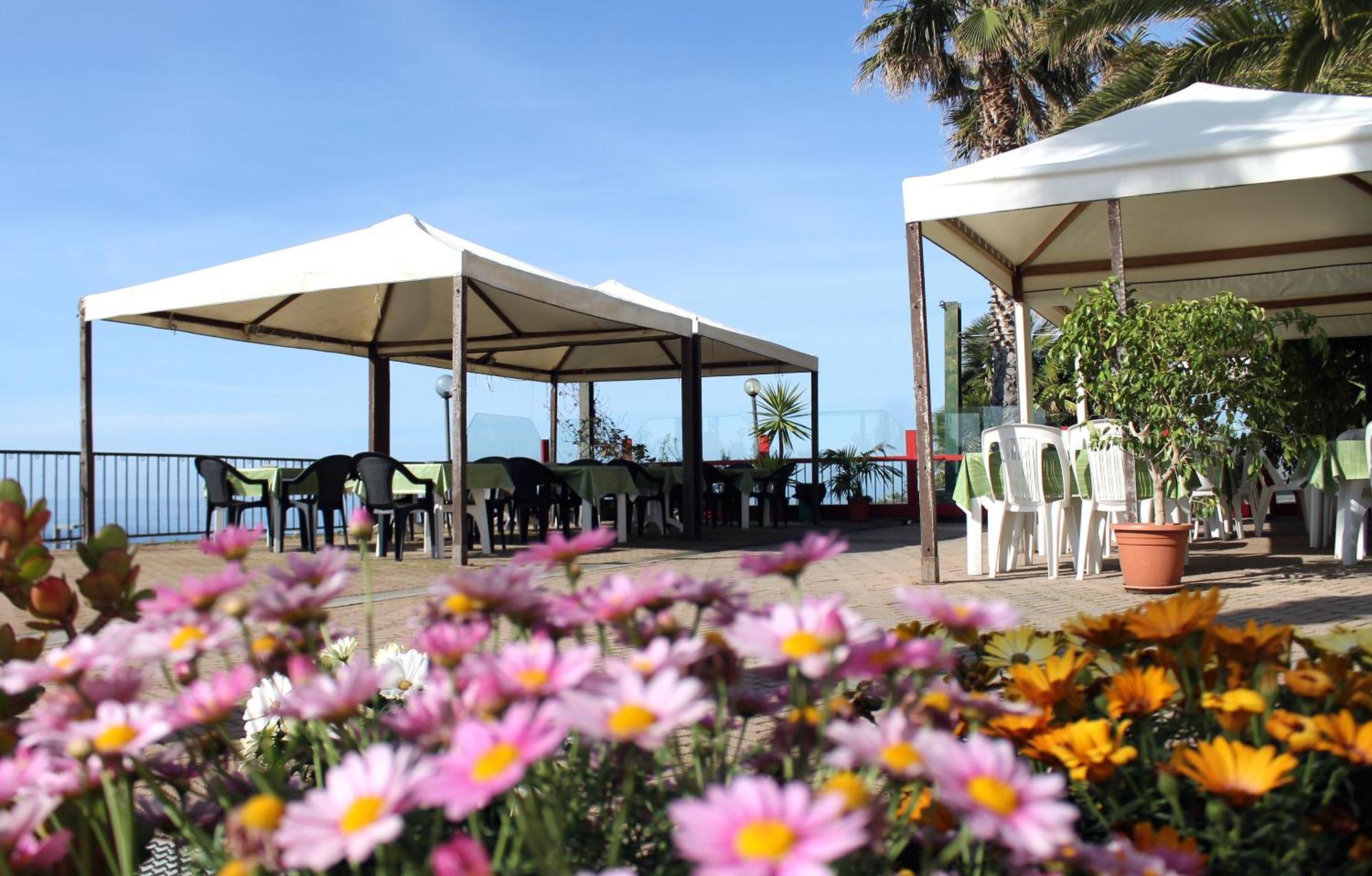 Albergo Ristorante Lucciola Santo Stefano al Mare Exterior photo
