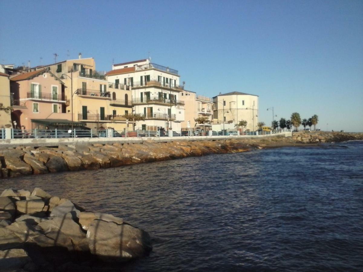 Albergo Ristorante Lucciola Santo Stefano al Mare Exterior photo